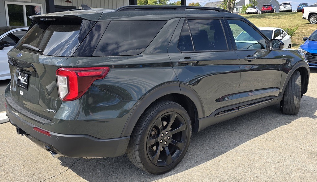 2023 Ford Explorer Image 2