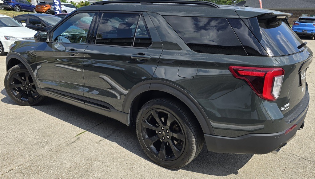 2023 Ford Explorer Image 3