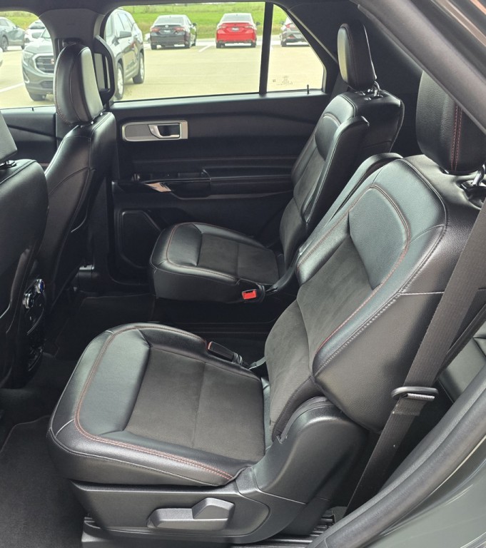 2023 Ford Explorer Image 34