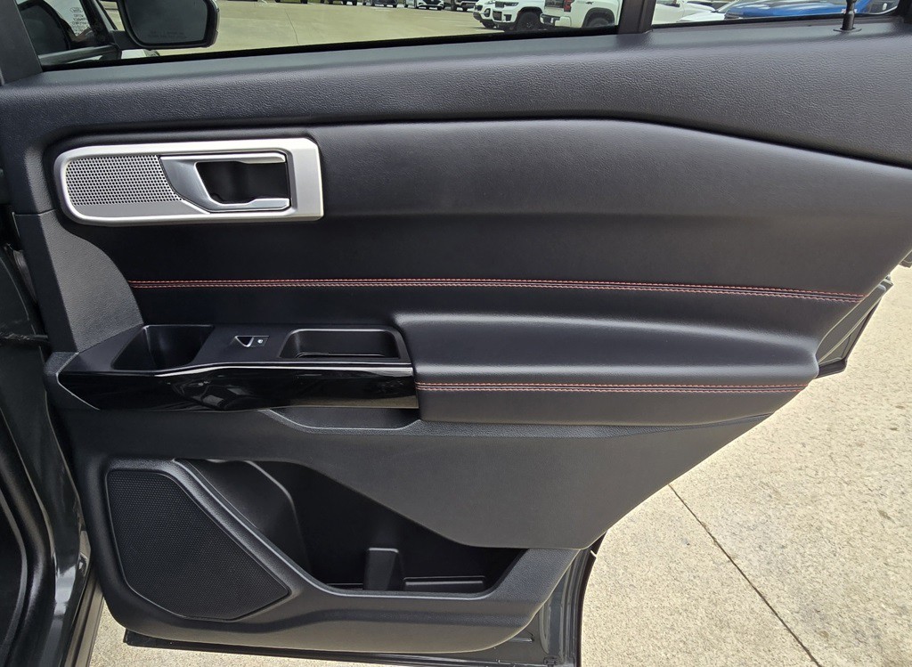 2023 Ford Explorer Image 40