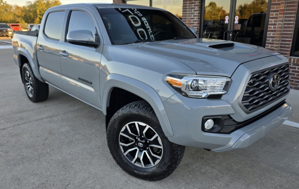 2020 Toyota Tacoma Image 2