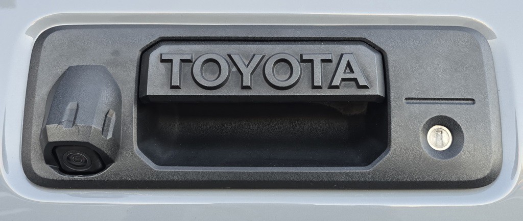 2020 Toyota Tacoma Image 9