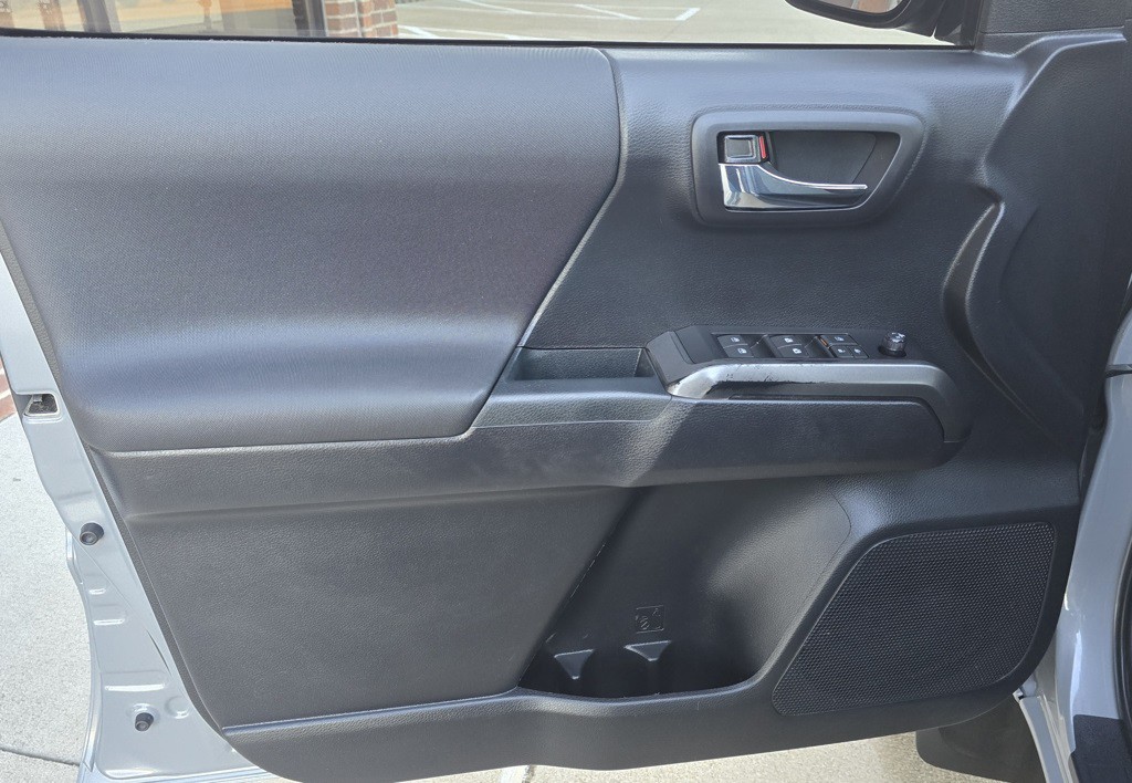 2020 Toyota Tacoma Image 17