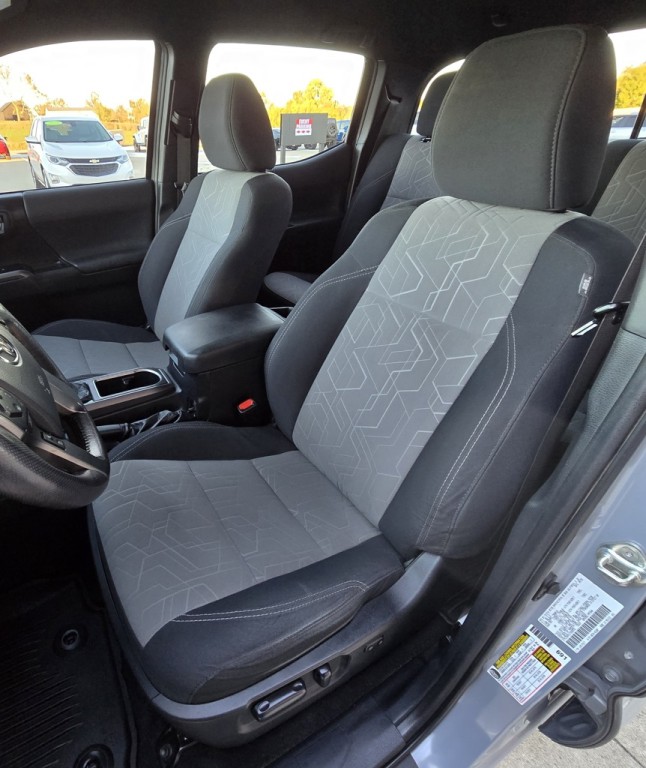 2020 Toyota Tacoma Image 20