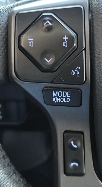 2020 Toyota Tacoma Image 24