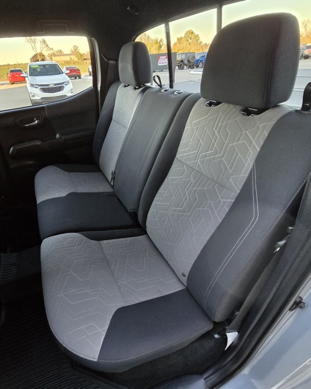 2020 Toyota Tacoma Image 34