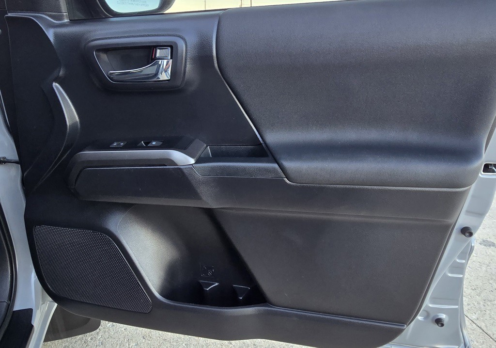 2020 Toyota Tacoma Image 35