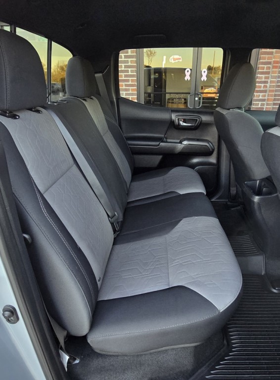 2020 Toyota Tacoma Image 39