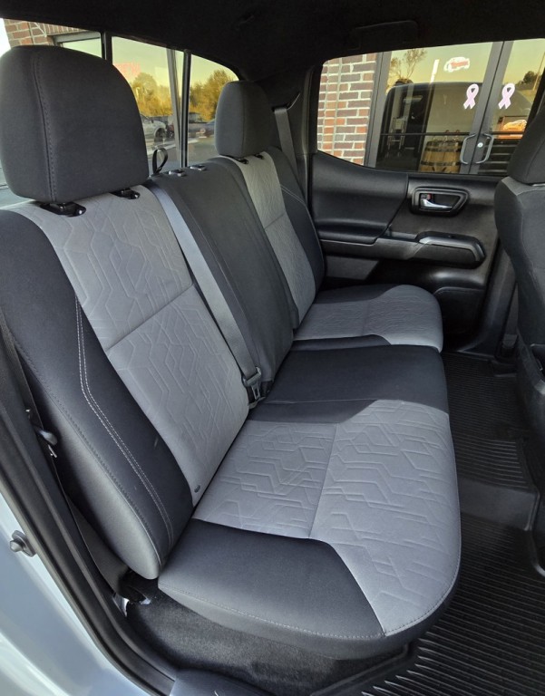 2020 Toyota Tacoma Image 40