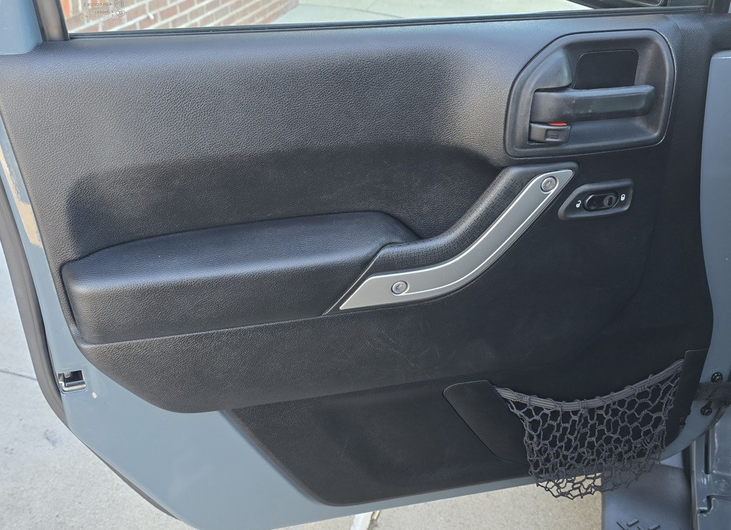 2015 Jeep Wrangler Image 15