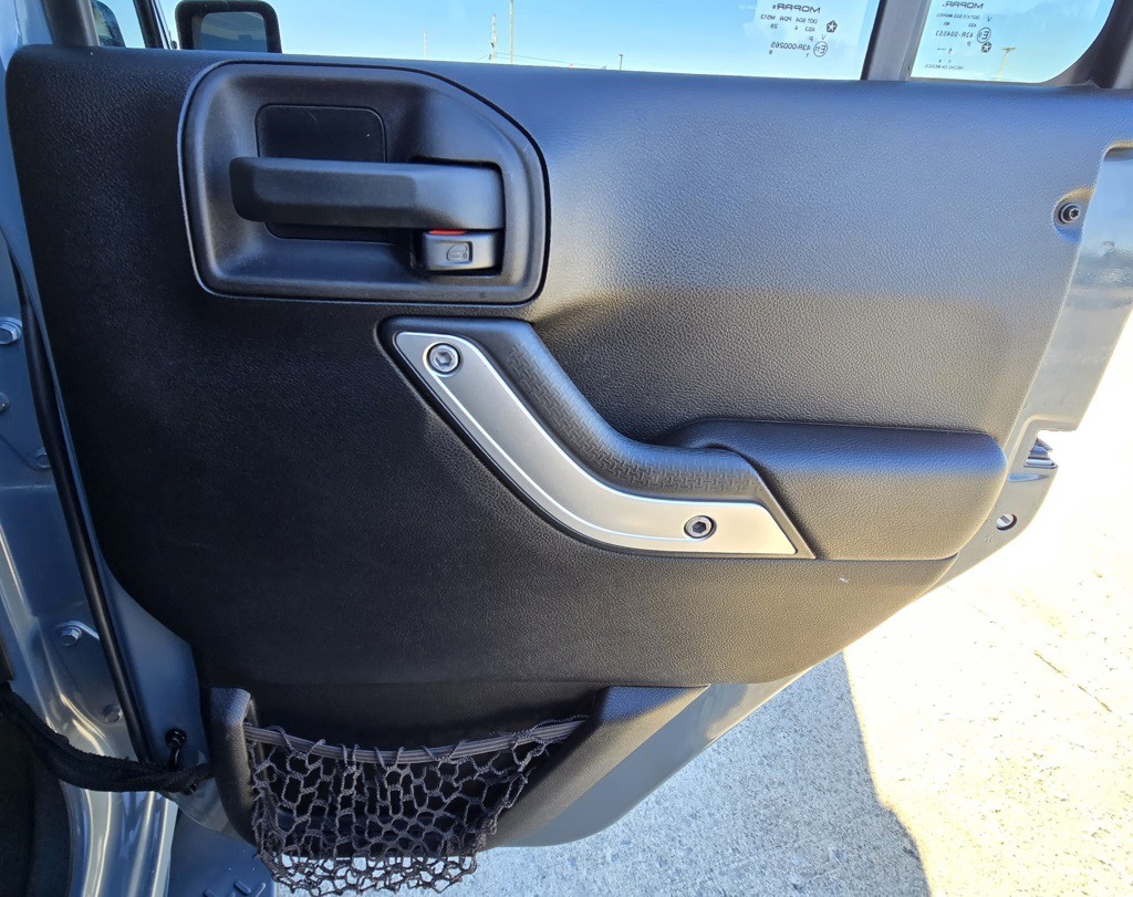 2015 Jeep Wrangler Image 32