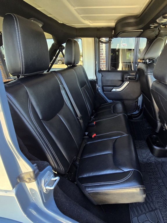 2015 Jeep Wrangler Image 33