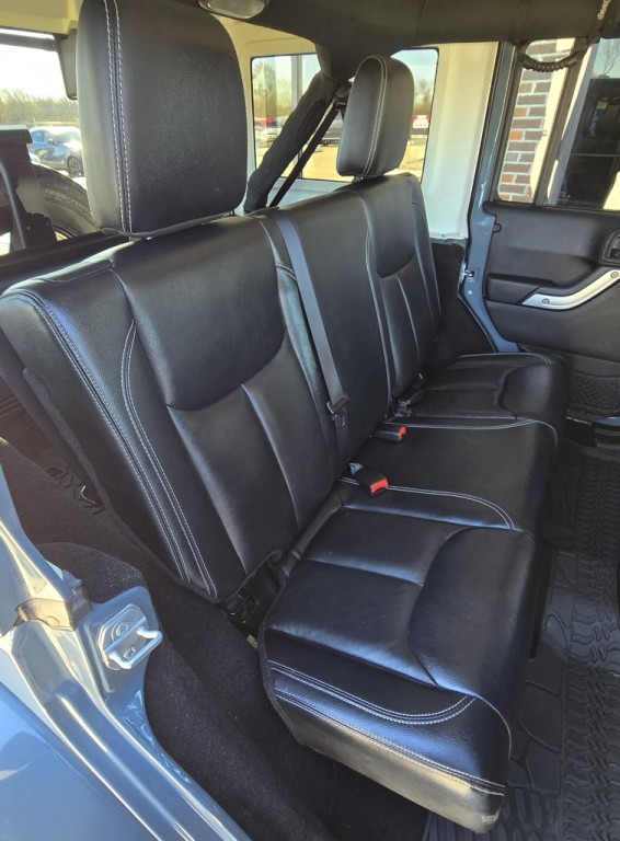 2015 Jeep Wrangler Image 34