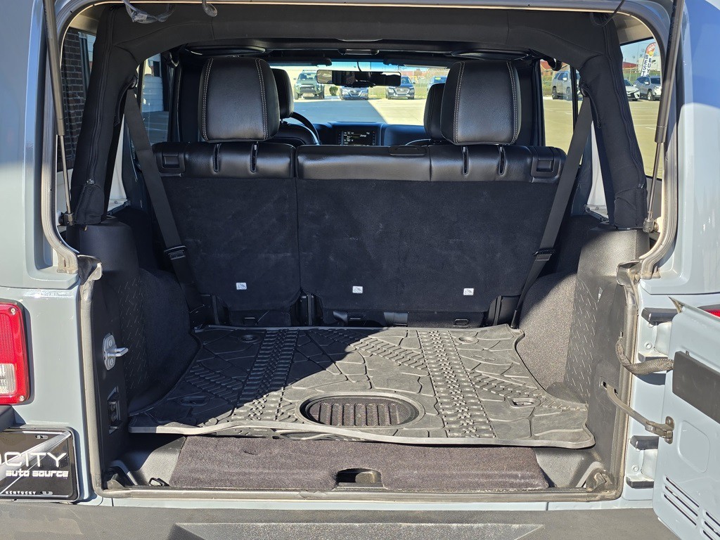 2015 Jeep Wrangler Image 35