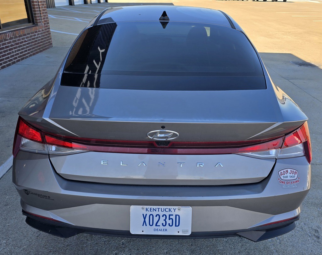 2023 Hyundai Elantra Image 4
