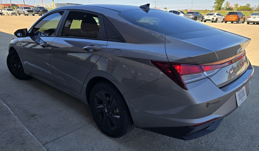 2023 Hyundai Elantra Image 5
