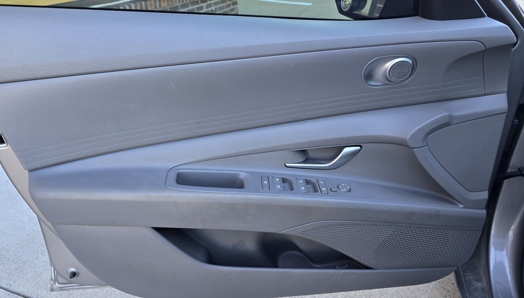 2023 Hyundai Elantra Image 8