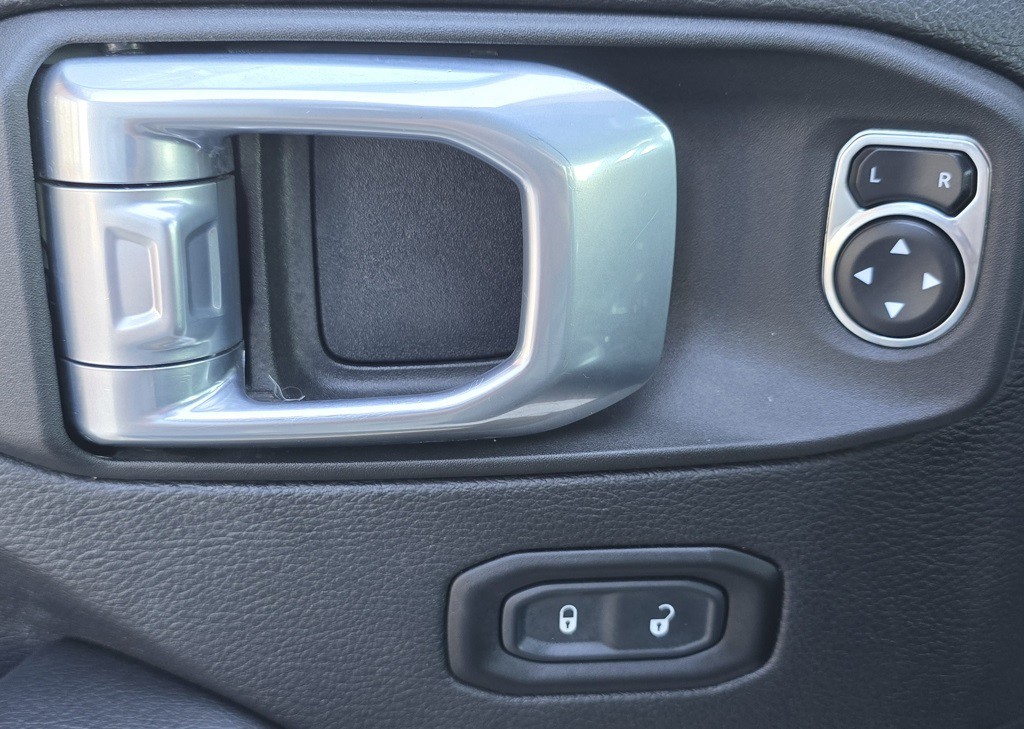 2021 Jeep Wrangler Image 13