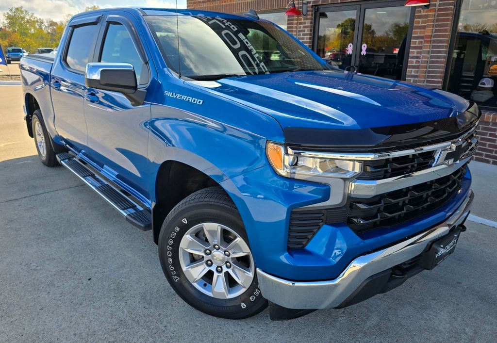 2022 Chevrolet Silverado 1500 Image 2