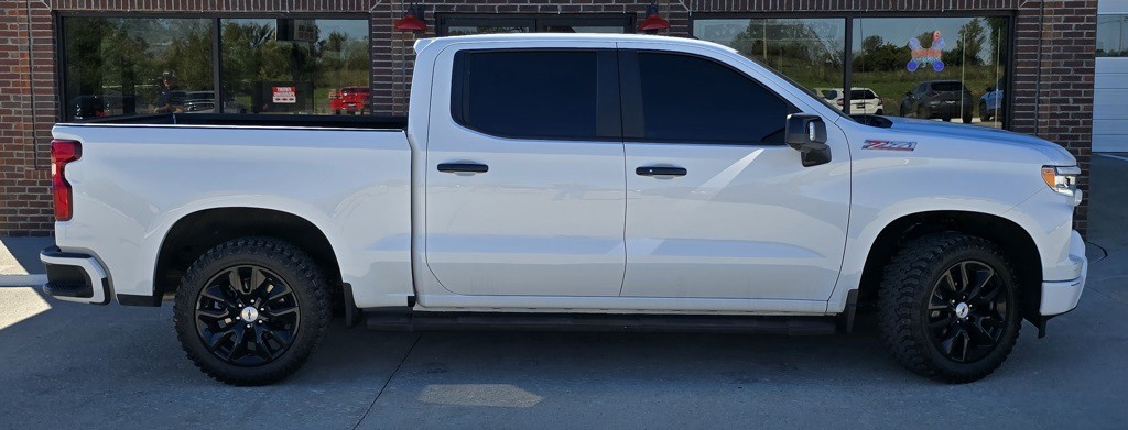 2022 Chevrolet Silverado 1500 Image 2