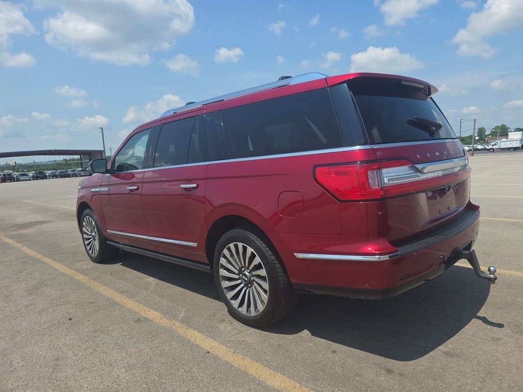 2019 Lincoln Navigator Image 2