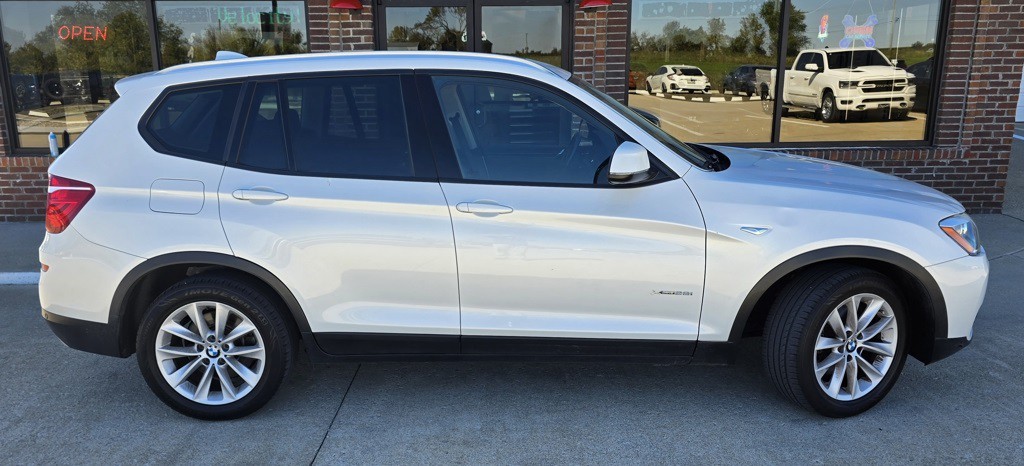 2017 BMW X3 Image 2