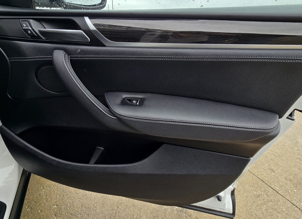 2017 BMW X3 Image 35