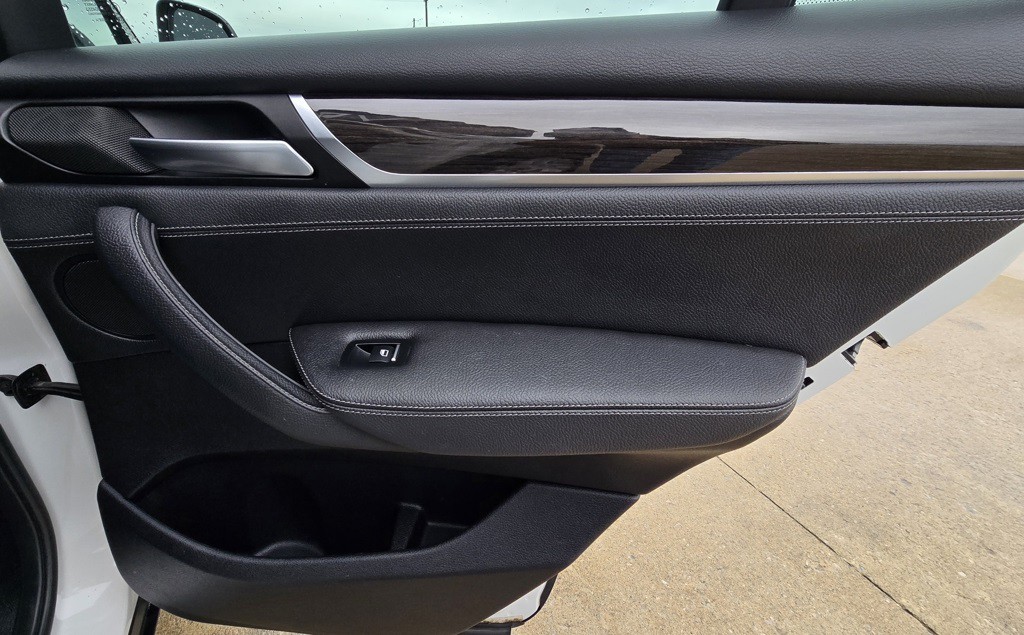 2017 BMW X3 Image 38