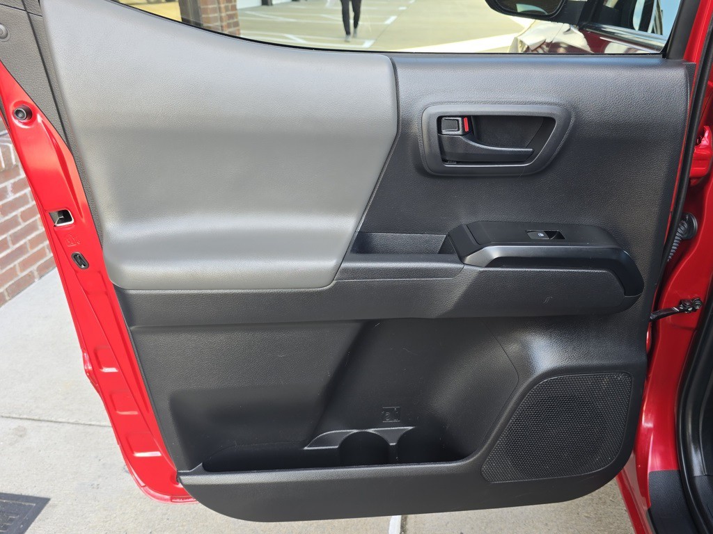 2022 Toyota Tacoma Image 35