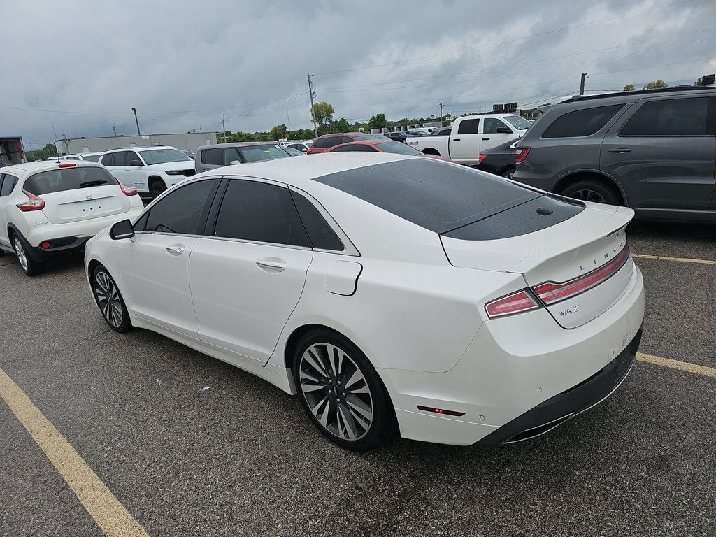2019 Lincoln MKZ Image 2