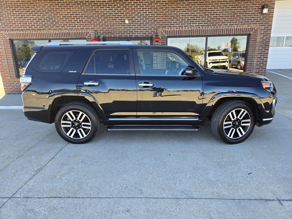 2019 Toyota 4Runner Image 3