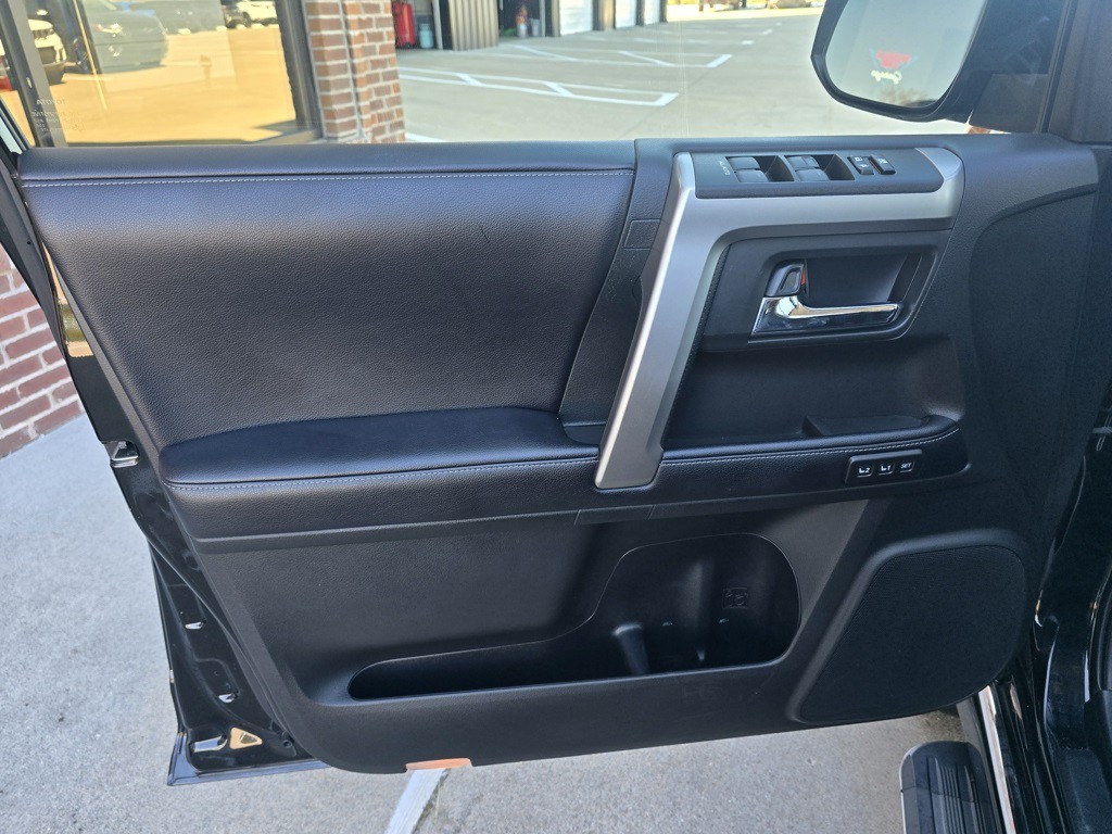 2019 Toyota 4Runner Image 9