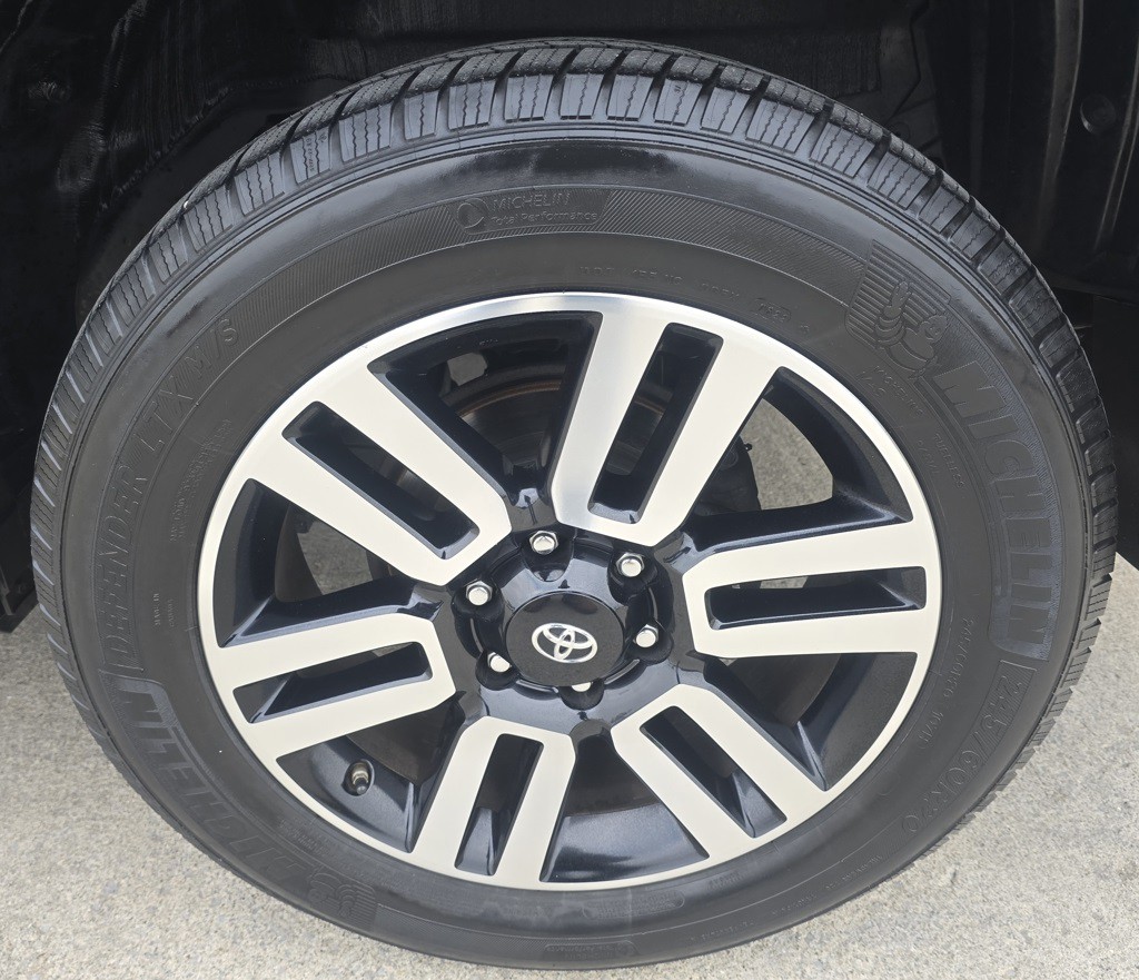 2018 Toyota 4Runner Image 12