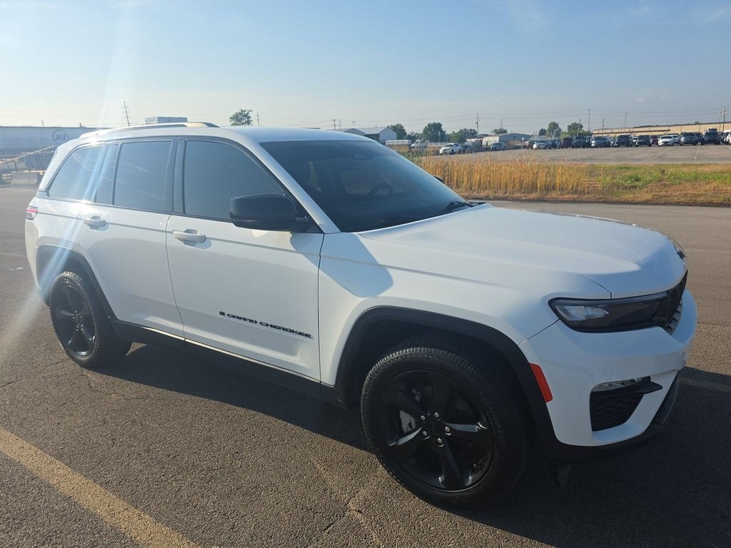 2023 Jeep Grand Cherokee Image 1