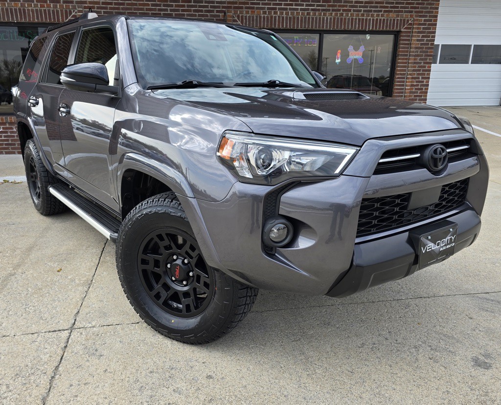 2021 Toyota 4Runner Image 2
