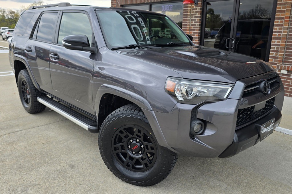 2021 Toyota 4Runner Image 3