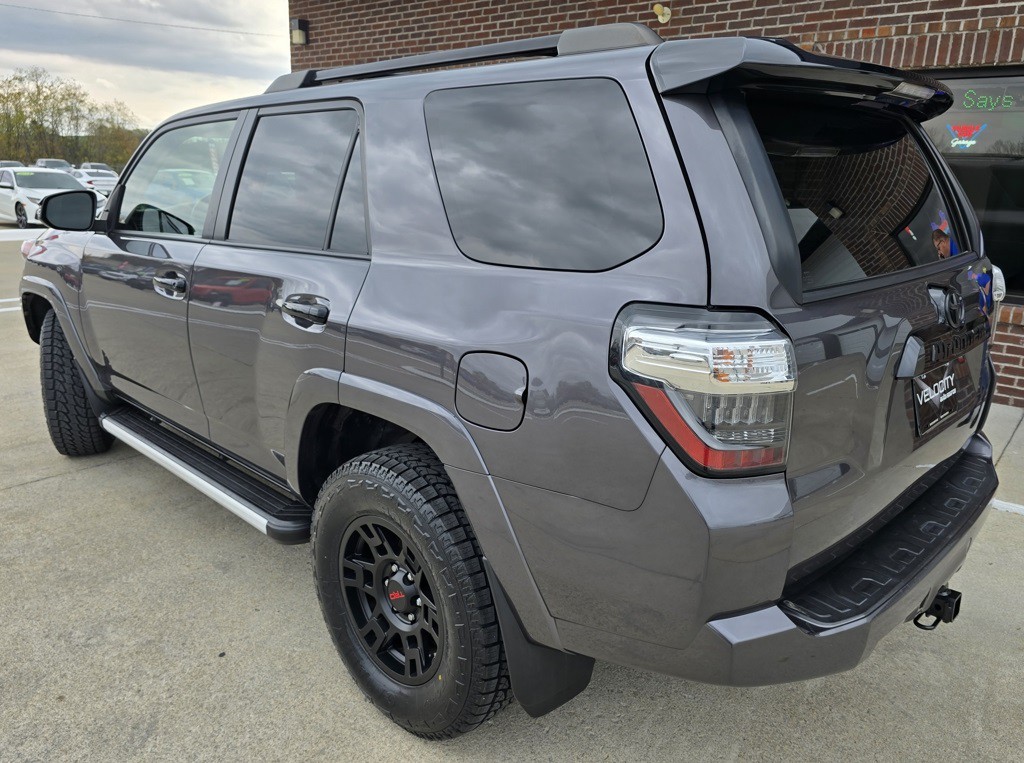 2021 Toyota 4Runner Image 8