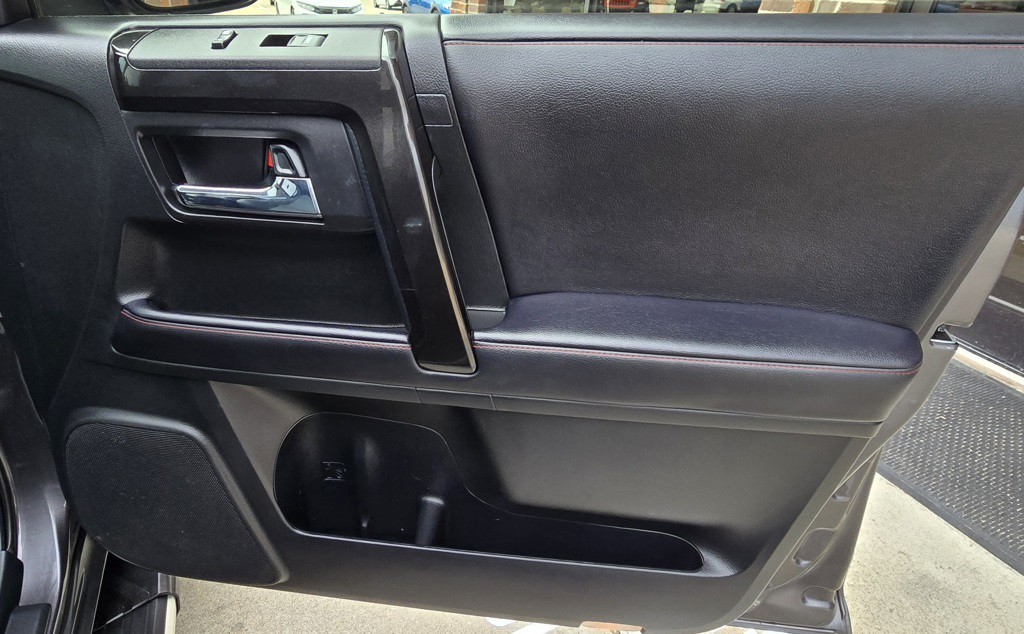 2021 Toyota 4Runner Image 36