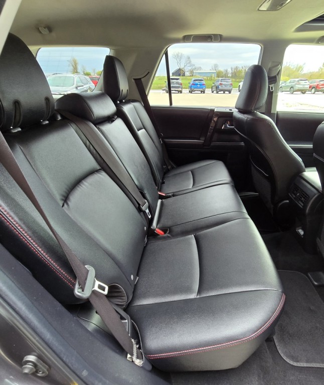 2021 Toyota 4Runner Image 40