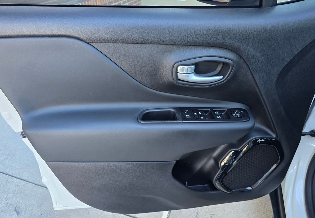 2023 Jeep Renegade Image 15