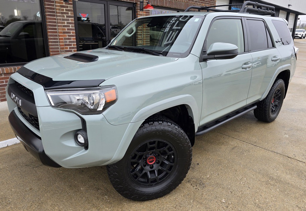 2021 Toyota 4Runner Image 3