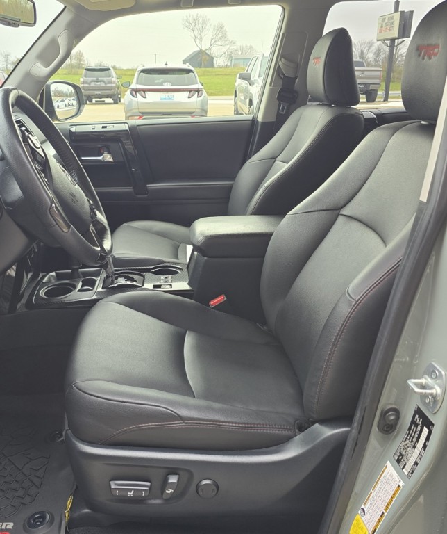 2021 Toyota 4Runner Image 17