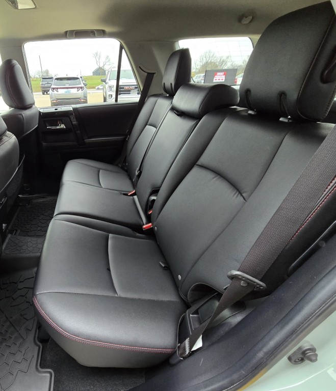 2021 Toyota 4Runner Image 38