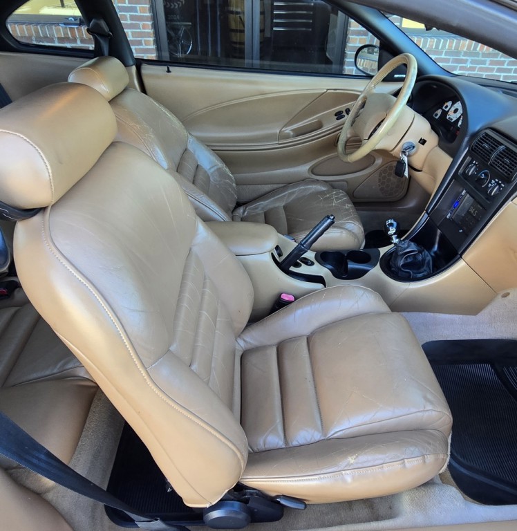 1998 Ford Mustang Image 30