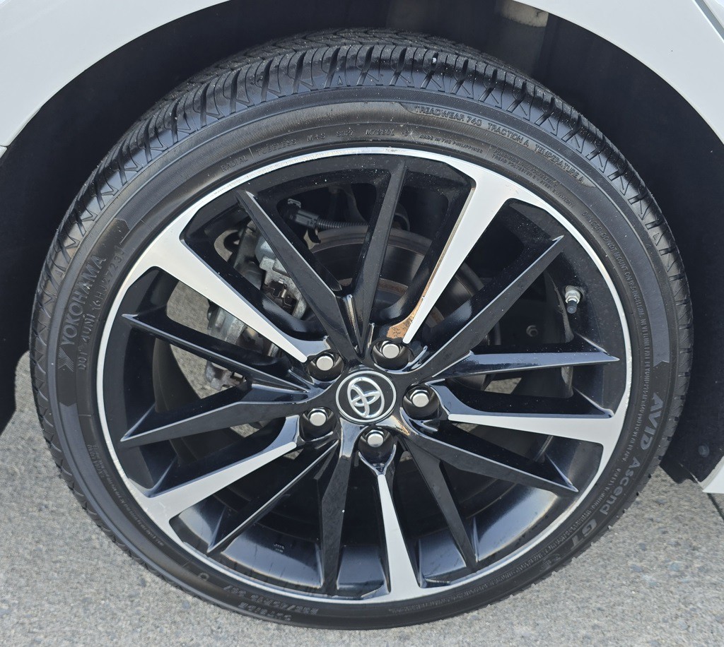 2019 Toyota Camry Image 12