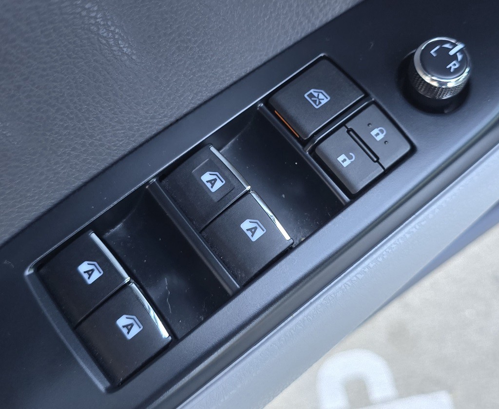 2019 Toyota Camry Image 16