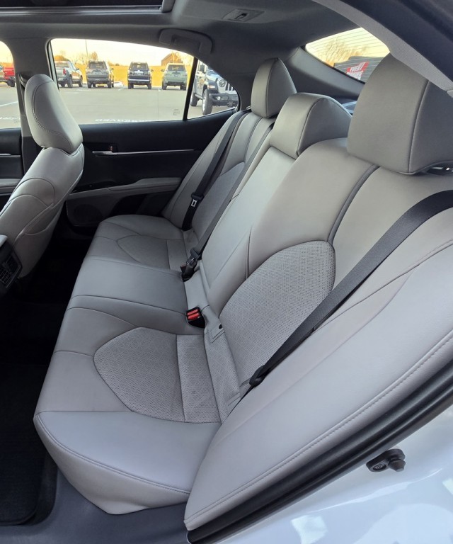 2019 Toyota Camry Image 33