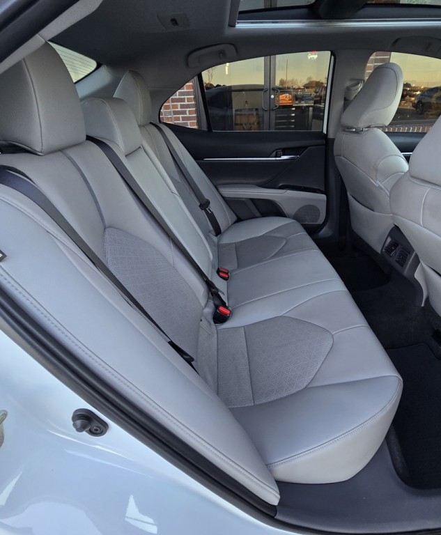 2019 Toyota Camry Image 38