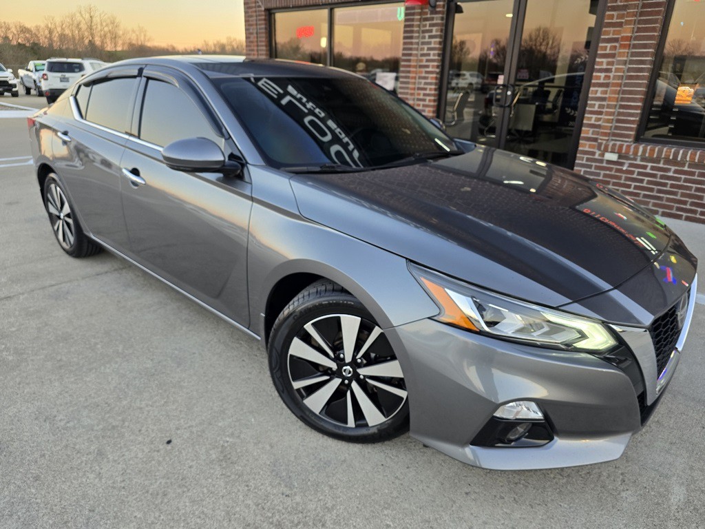 2022 Nissan Altima Image 2