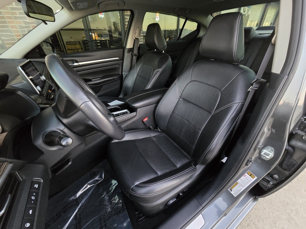 2022 Nissan Altima Image 19